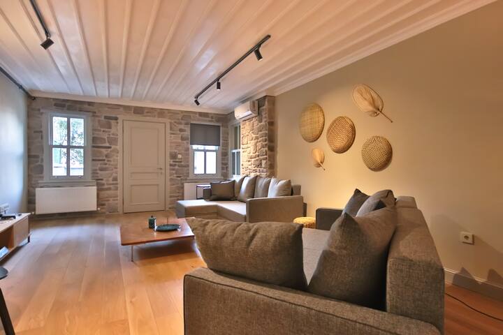 Artistically Renovated Triplex Villa 400m2 Ortaköy gallery image 4