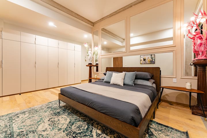 Chic Modern Home with Balcony and Office Space