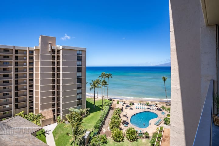 Spacious 4-BR Oceanfront 2Condos with Central AC