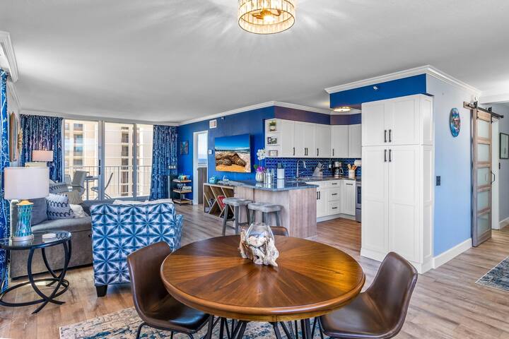 Spacious 4-BR Oceanfront 2Condos with Central AC gallery image 3