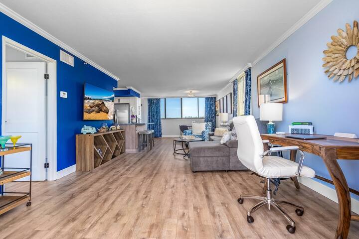 Spacious 4-BR Oceanfront 2Condos with Central AC gallery image 5