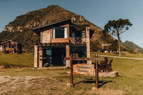 Rosas Hut with Hot Tub and Amazing View
