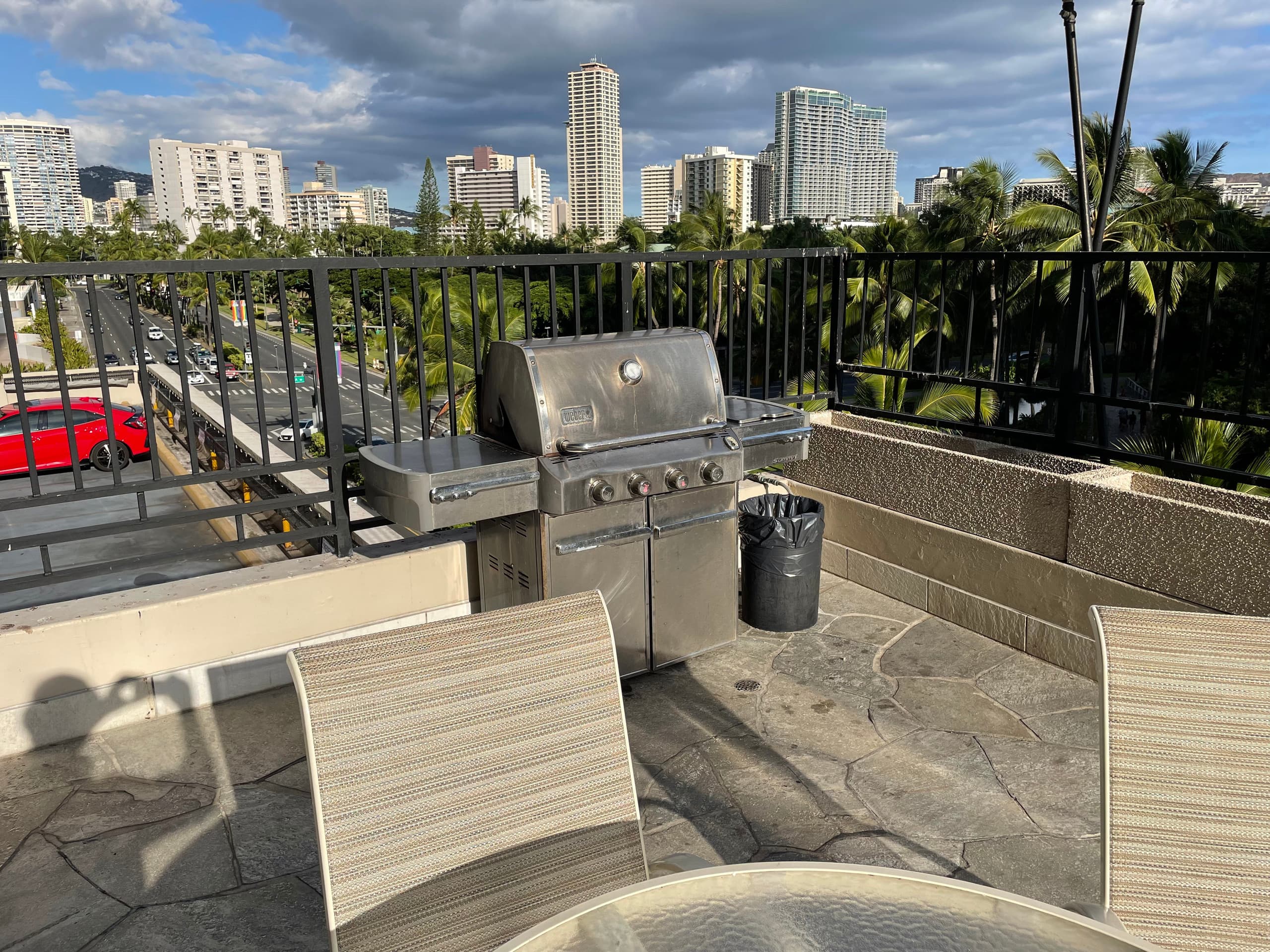Resort in Honolulu · ★4.73 · Studio · 2 beds · 1 private bath - Image 3