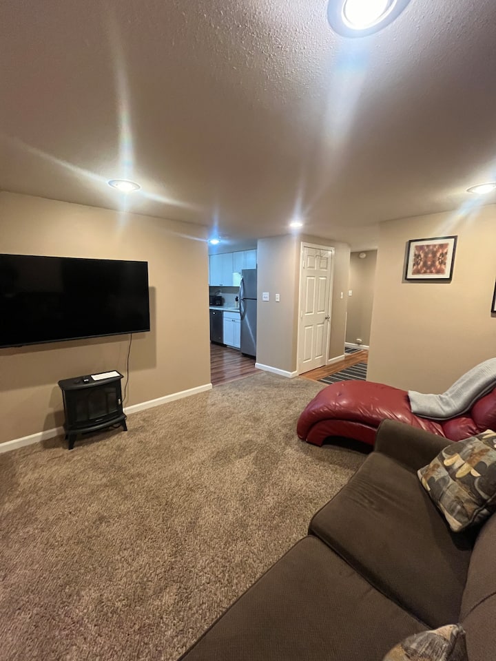 Midtown Executive Suite #6 - Anchorage, AK