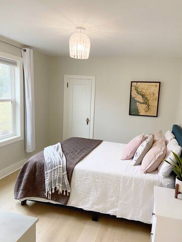 Waterview – Modern Family-Friendly Home gallery image 5