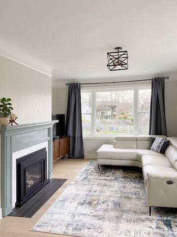 Waterview – Modern Family-Friendly Home gallery image 3