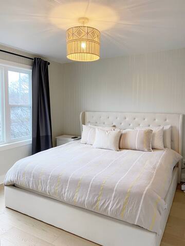 Waterview – Modern Family-Friendly Home gallery image 4