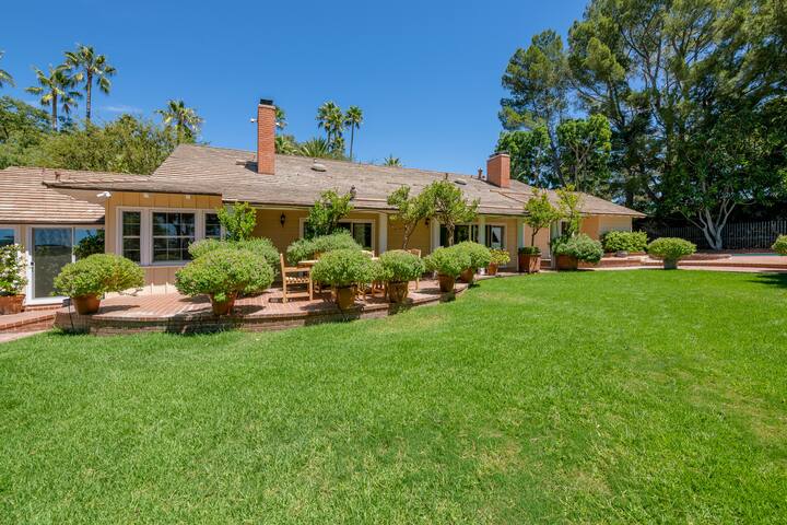 5BD Bel Air Farmhouse w/Tennis Court Pool &Spa gallery image 5