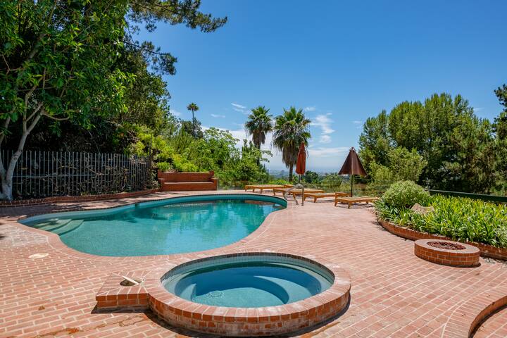 5BD Bel Air Farmhouse w/Tennis Court Pool &Spa gallery image 2