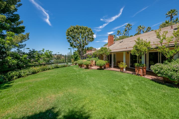 5BD Bel Air Farmhouse w/Tennis Court Pool &Spa