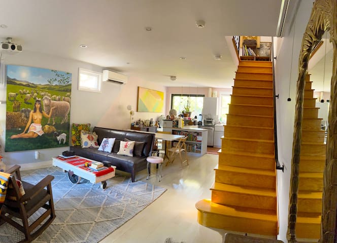 Artist’s sunny townhouse