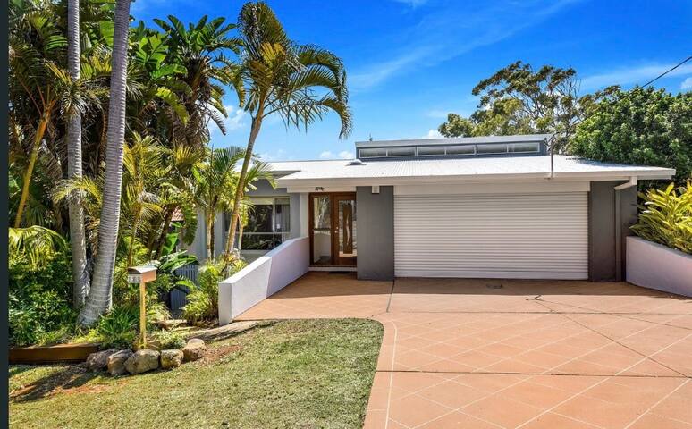 Family beach and bush fun at Shelly gallery image 2