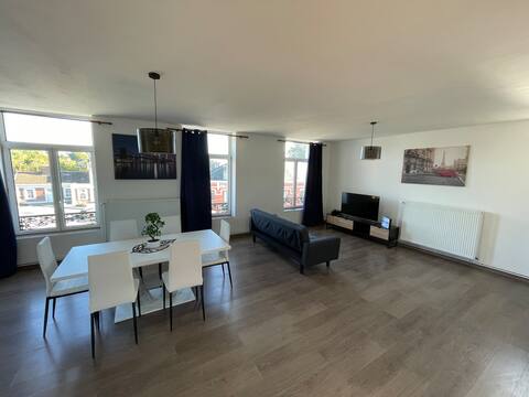 2 Bedroom home with private parking