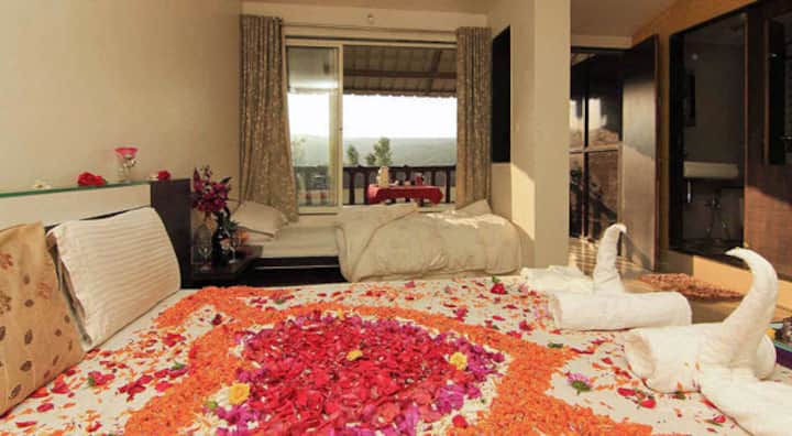 Cloudgreen Jacuzzi Bathtub - Mahabaleshwar