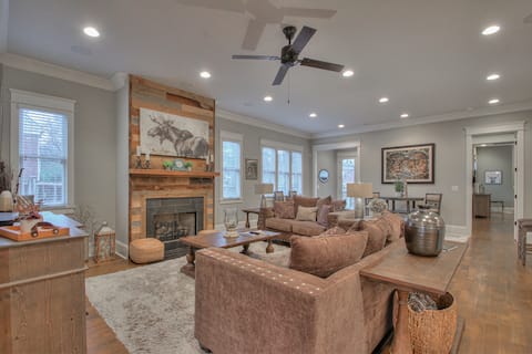 Popular Airbnb listing: Beautiful Luxury Home Near 12thS: Top Rated Home in Nashville Davidson Metropolitan Government (Balance)