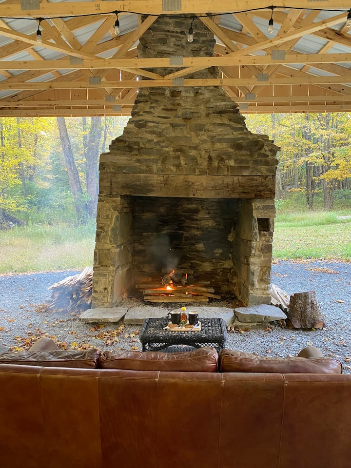 Pocono Mountain Woodrow Farmhouse