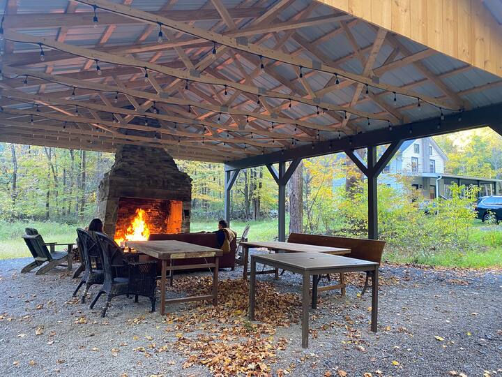 Pocono Mountain Woodrow Farmhouse