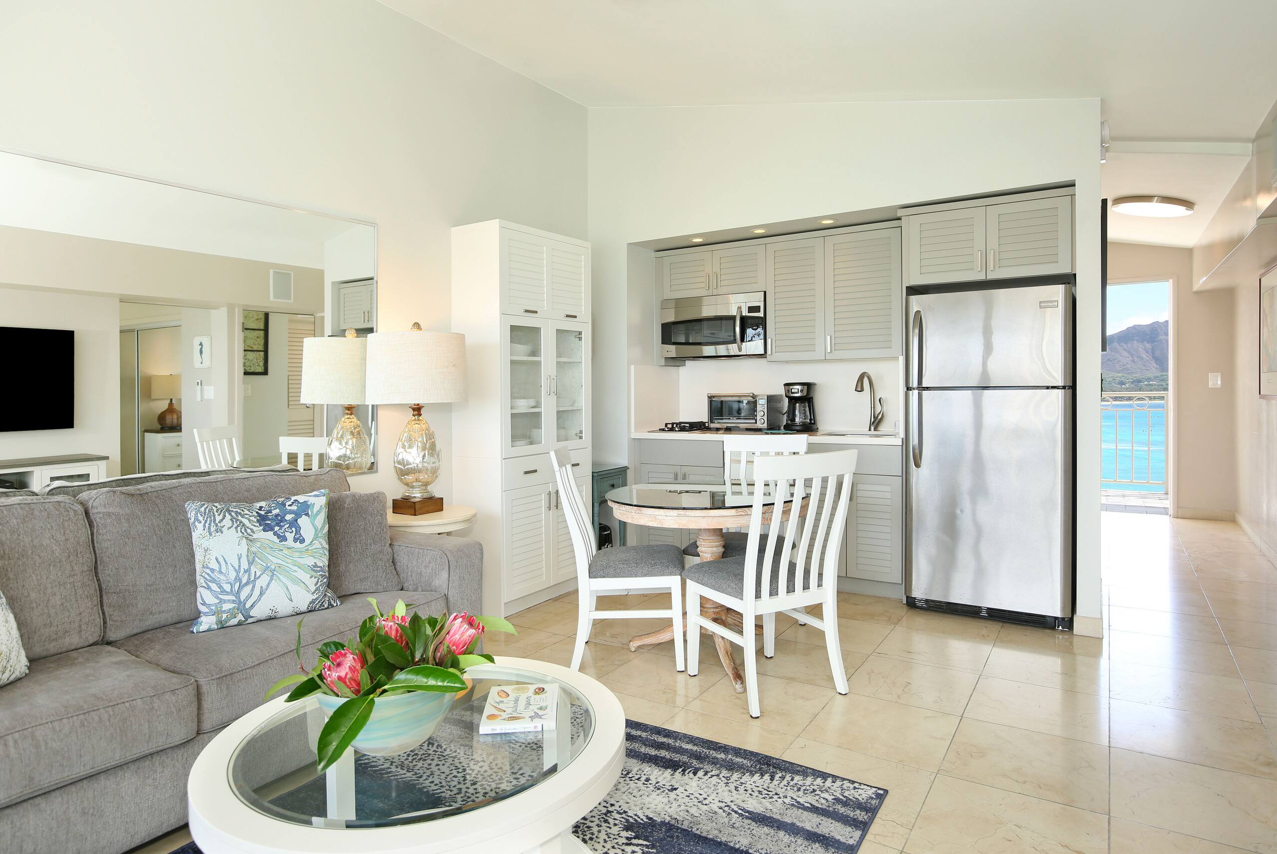 Condo in Honolulu · ★4.68 · 1 bedroom · 2 beds · 1 private bath - Image 5