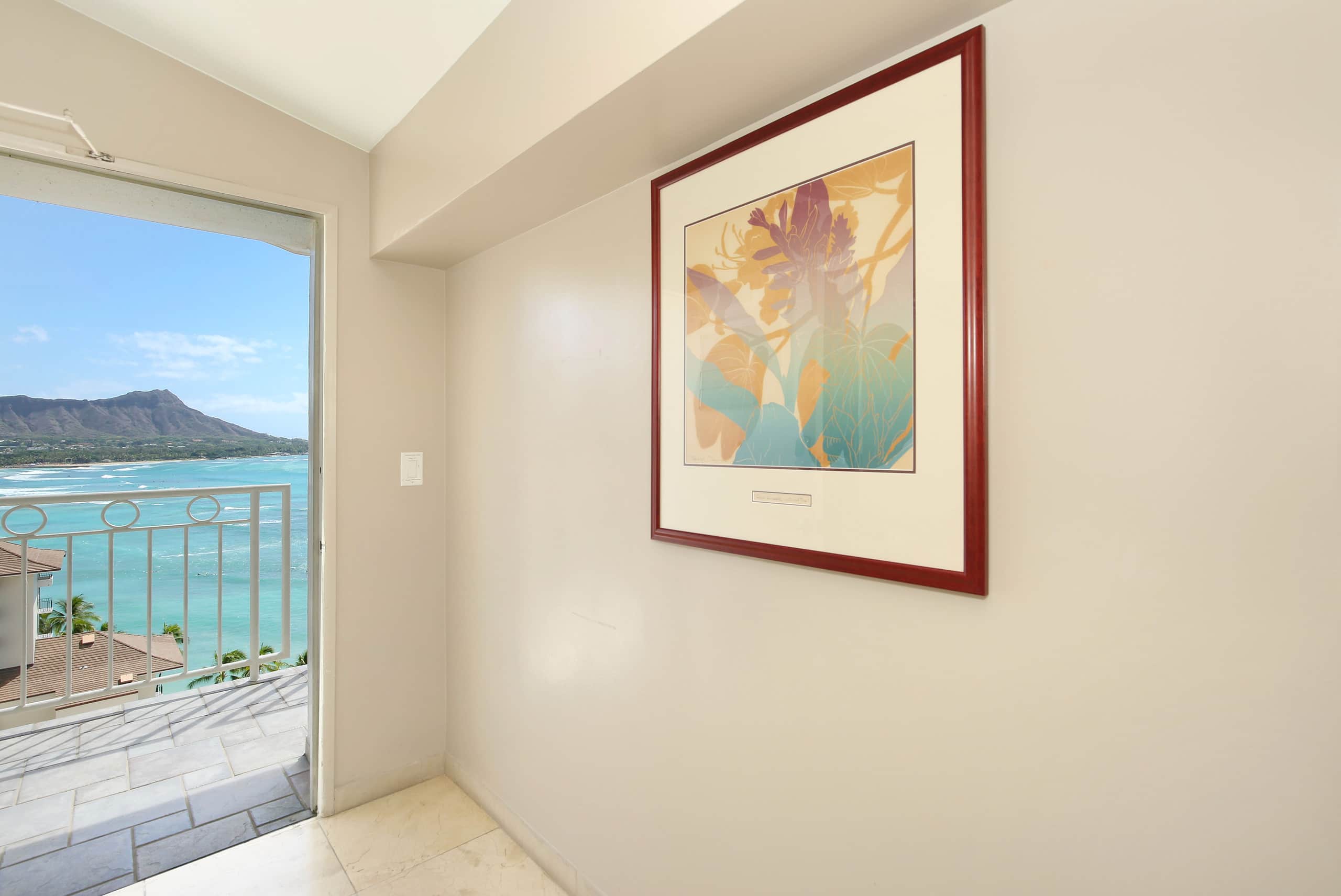 Condo in Honolulu · ★4.68 · 1 bedroom · 2 beds · 1 private bath - Image 7