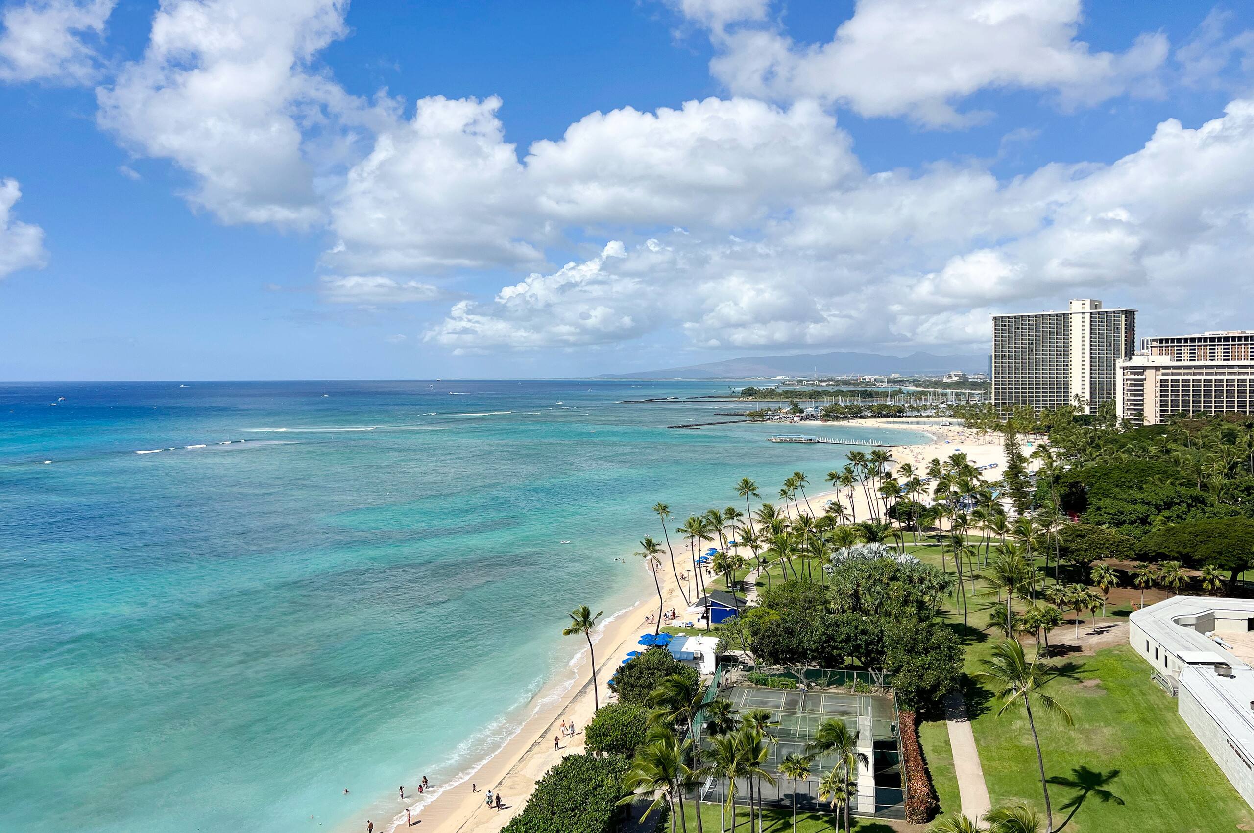 Condo in Honolulu · ★4.68 · 1 bedroom · 2 beds · 1 private bath - Image 29