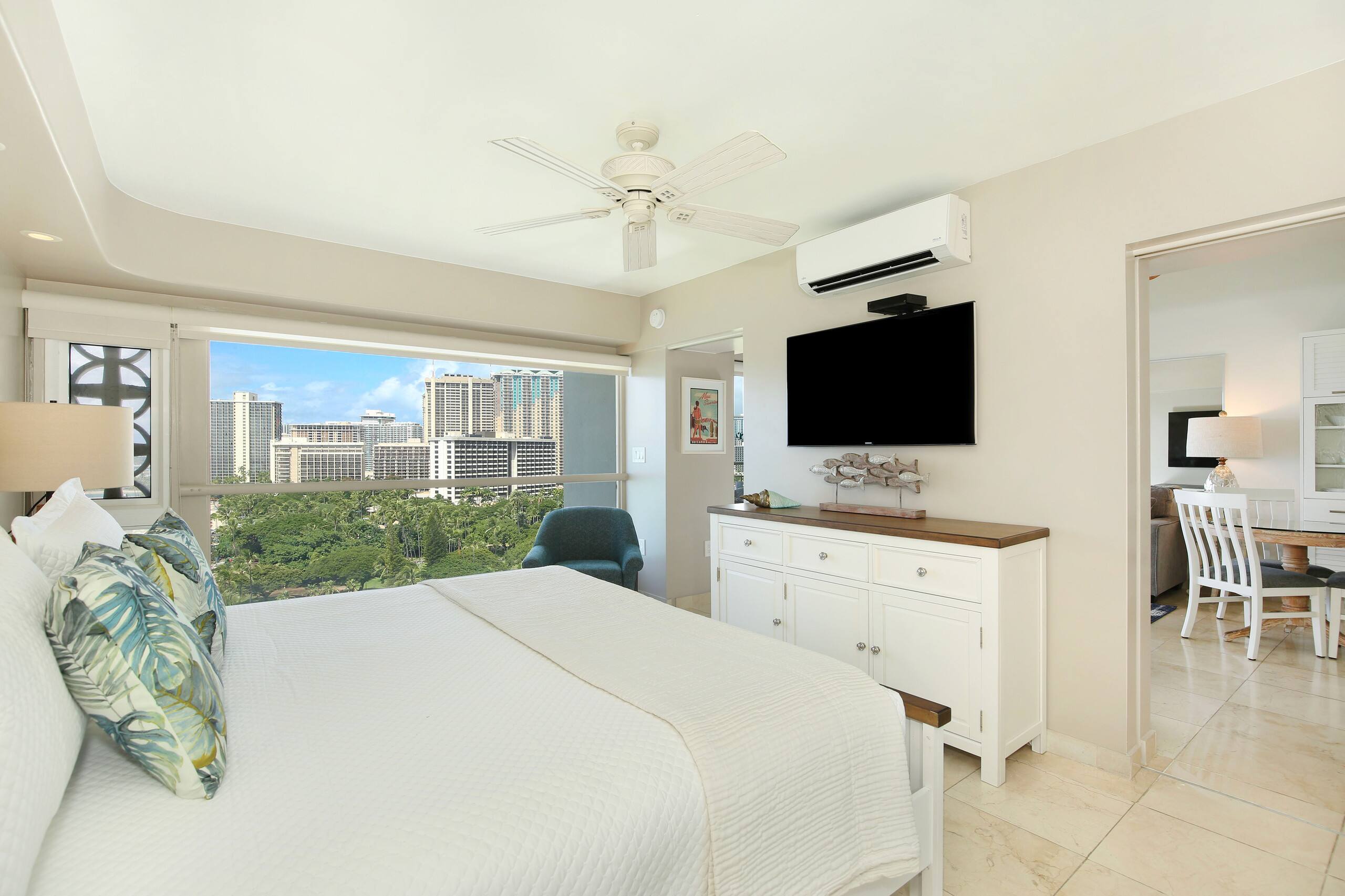 Condo in Honolulu · ★4.68 · 1 bedroom · 2 beds · 1 private bath - Image 10