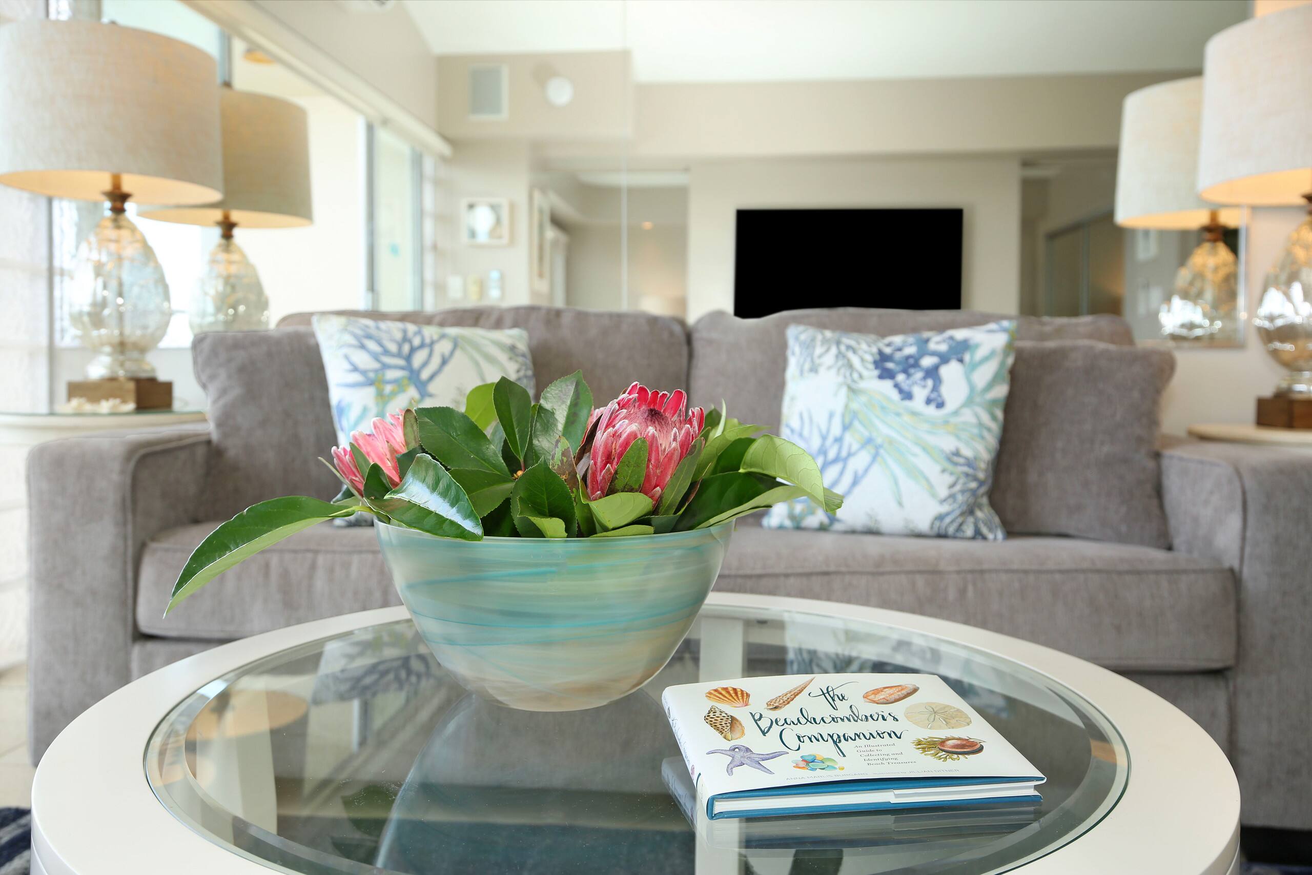 Condo in Honolulu · ★4.68 · 1 bedroom · 2 beds · 1 private bath - Image 4