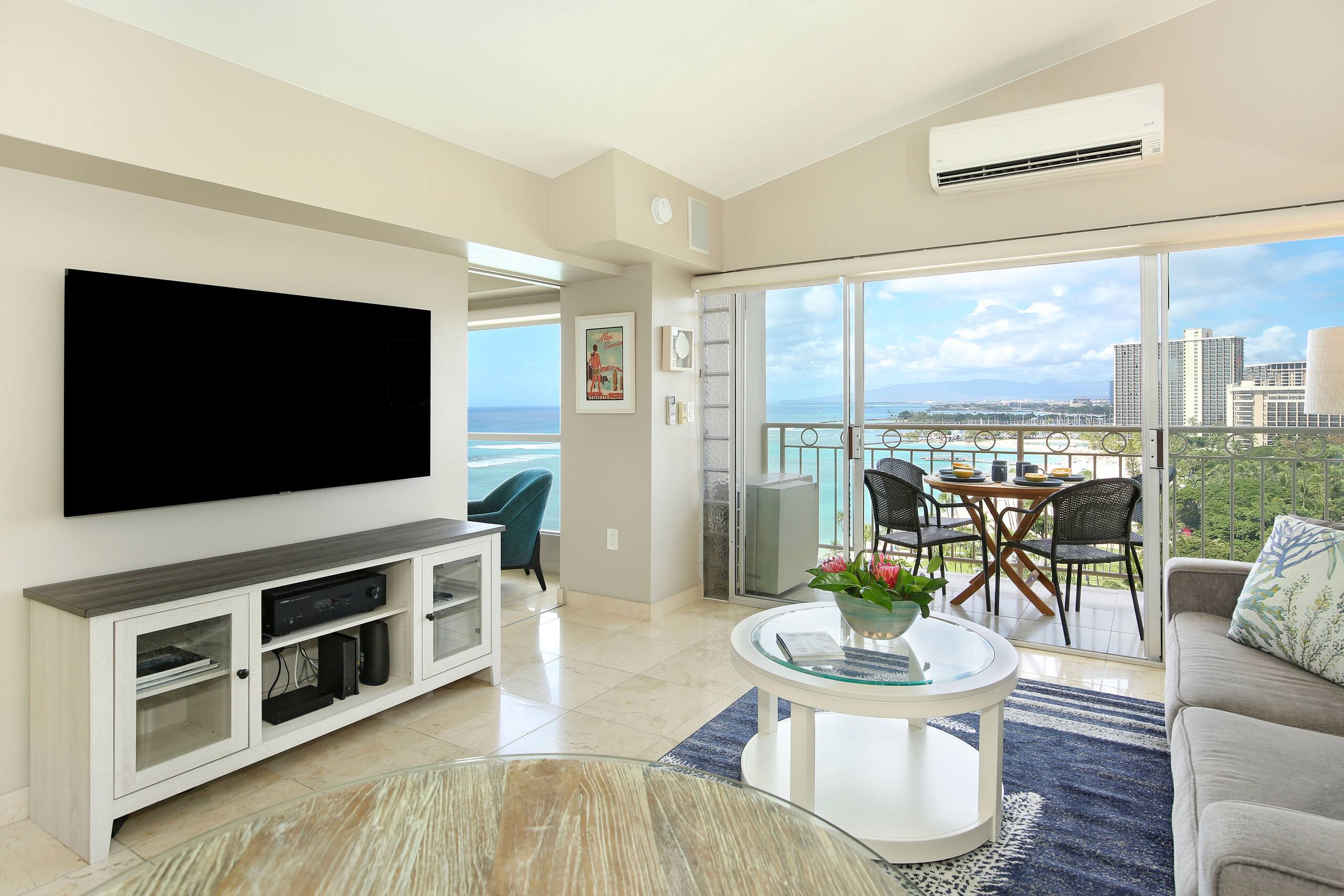 Condo in Honolulu · ★4.68 · 1 bedroom · 2 beds · 1 private bath - Image 2