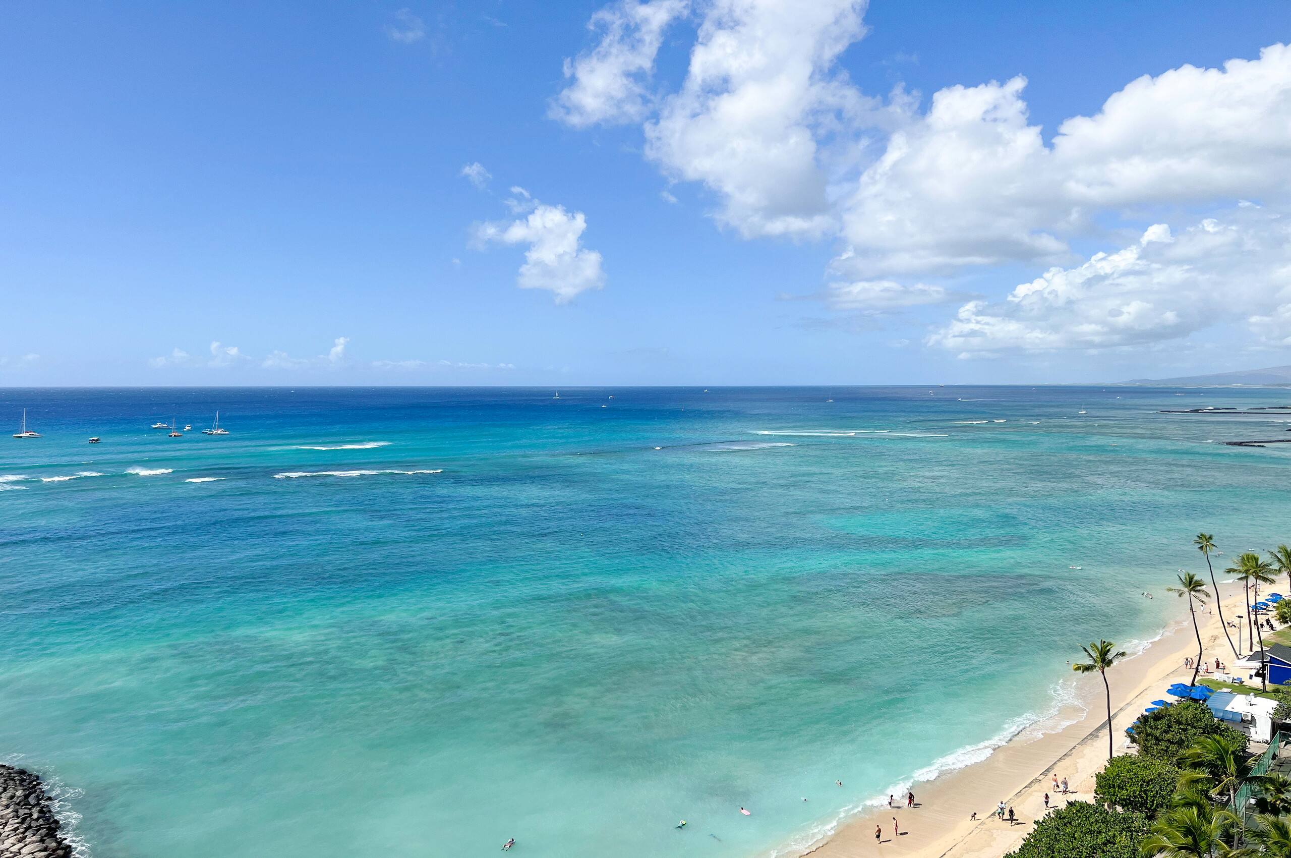 Condo in Honolulu · ★4.68 · 1 bedroom · 2 beds · 1 private bath - Image 21