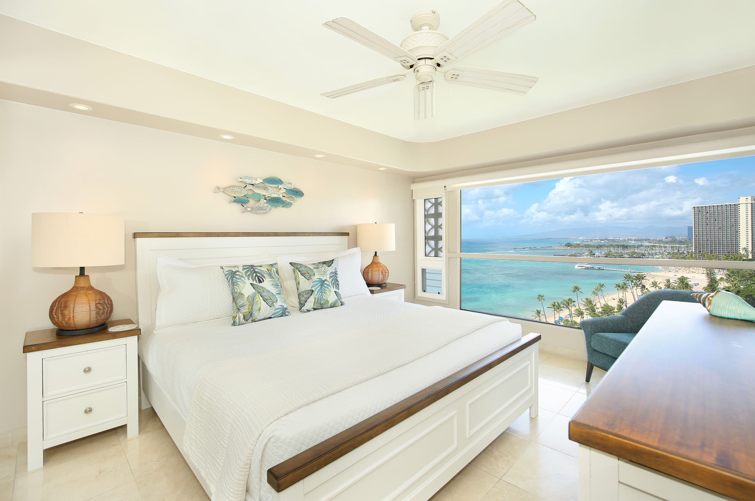 Condo in Honolulu · ★4.68 · 1 bedroom · 2 beds · 1 private bath - Image 12