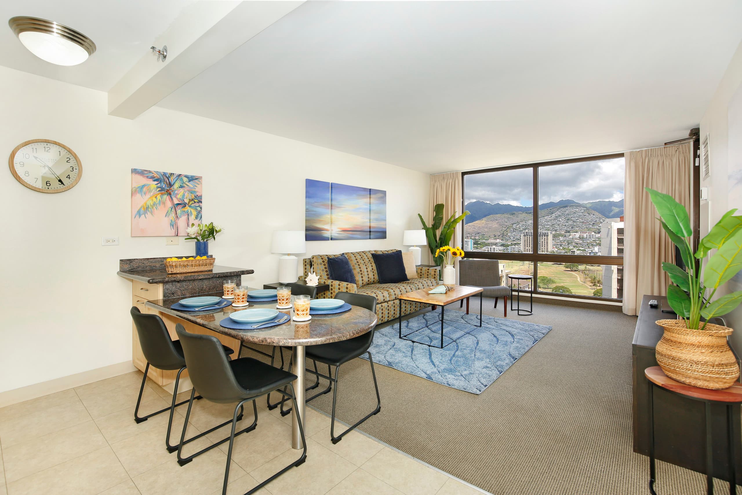 Condo in Honolulu · ★4.9 · 1 bedroom · 2 beds · 1 private bath - Image 9