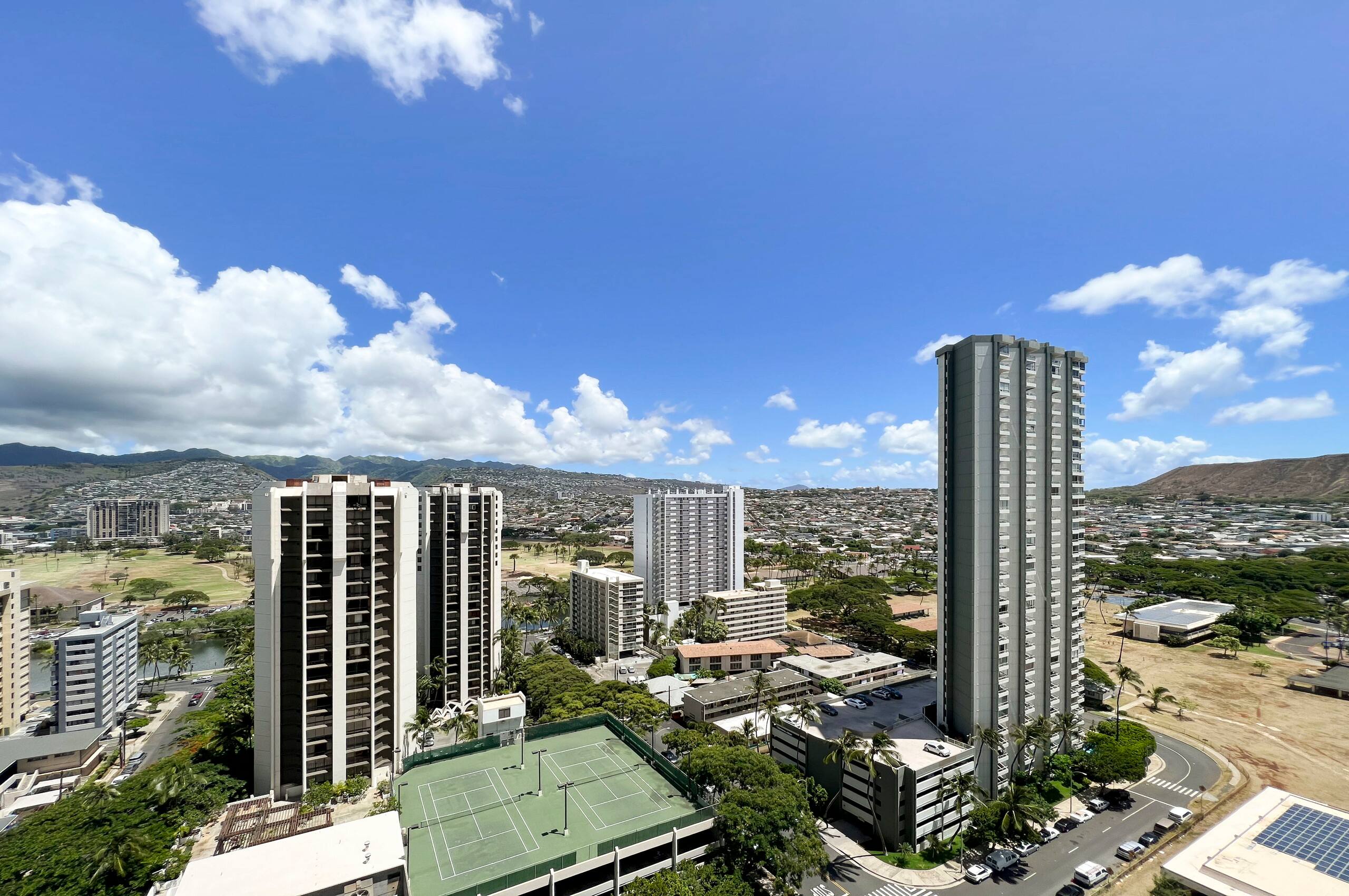 Condo in Honolulu · ★4.9 · 1 bedroom · 2 beds · 1 private bath - Image 18