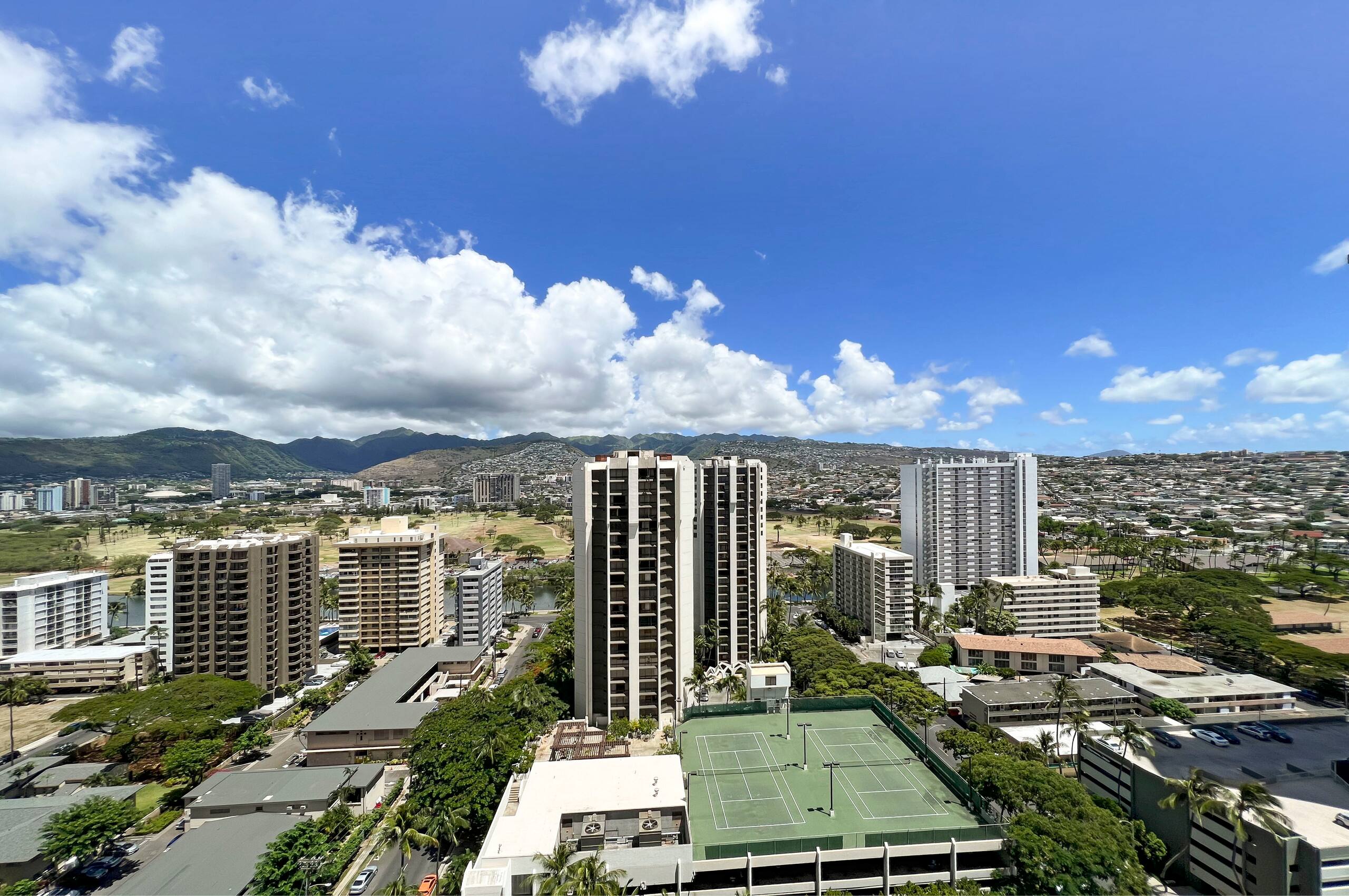 Condo in Honolulu · ★4.9 · 1 bedroom · 2 beds · 1 private bath - Image 17