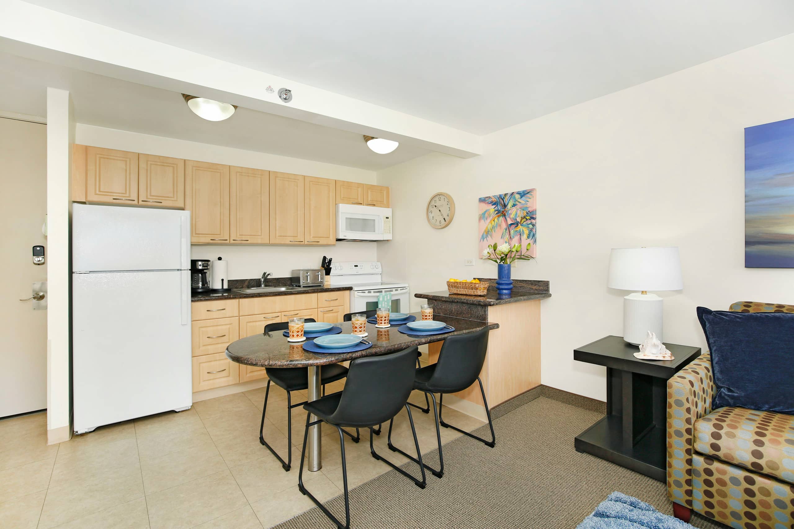 Condo in Honolulu · ★4.9 · 1 bedroom · 2 beds · 1 private bath - Image 8