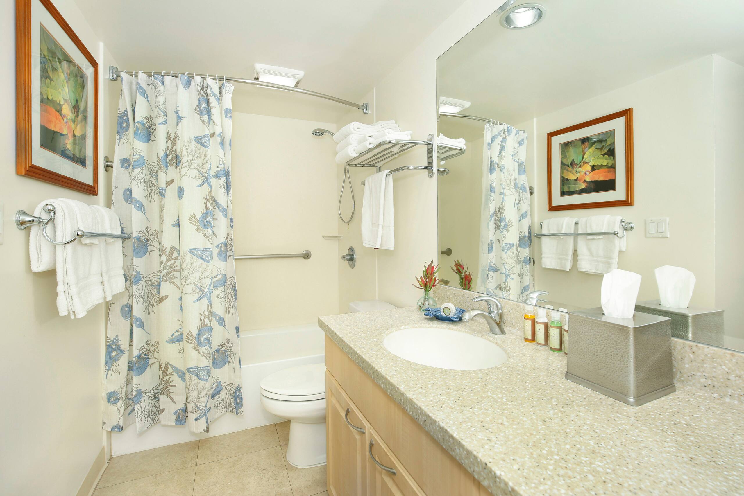 Condo in Honolulu · ★4.9 · 1 bedroom · 2 beds · 1 private bath - Image 12
