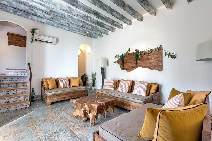 Lovely villa Nice Mallorca with pool near Palma gallery image 3