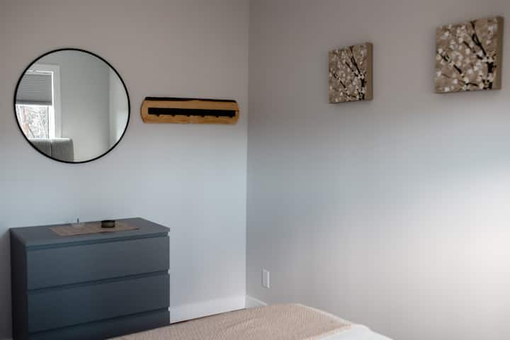 Priestranné bývanie s posteľou a úložným priestorom pre vašu návštevu