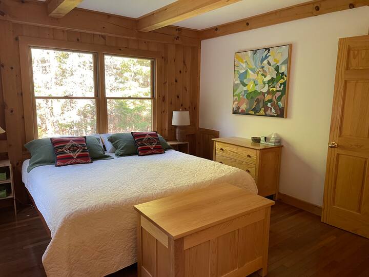 An Artists Tranquil Cozy Cabin in the Woods Houses for Rent in