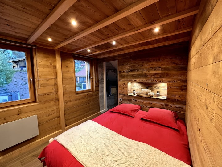 Chumba cha kulala cha pili cha Master suite chenye bafu la kujitegemea.
Kitanda 160x200
