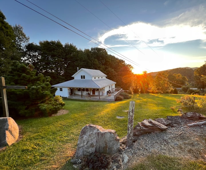Restored 1800’s Farmhouse Farm stays for Rent in Zionville, North