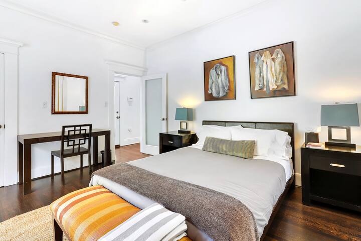 Weho 4 Bed w/ Pool, Gym, Theatre near Sunset Strip gallery image 4