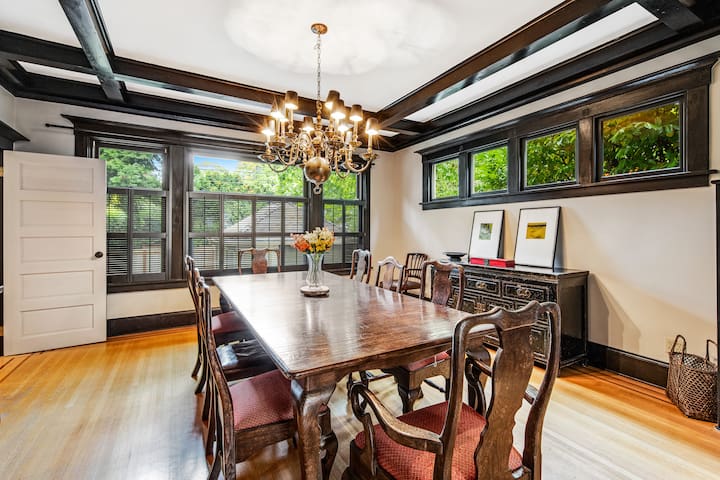 Historical Mansion in Capitol Hill gallery image 4