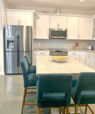 Sunset Retreat on Acreage gallery image 4