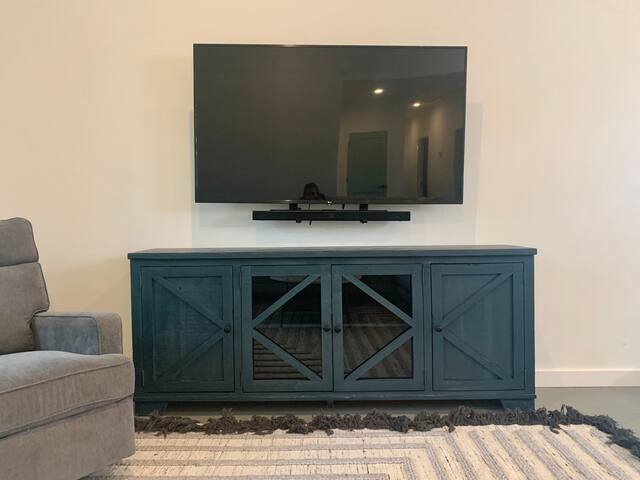 Sunset Retreat on Acreage gallery image 3