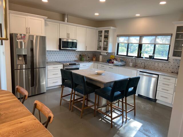 Sunset Retreat on Acreage gallery image 5