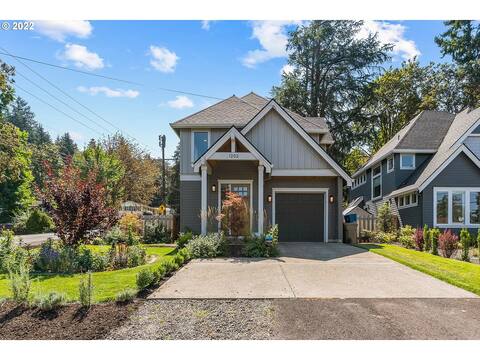 Upscale Luxury and quiet new home in Lake Oswego