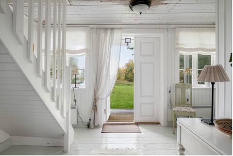 Breathtaking 3 home estate, boathouse & sauna