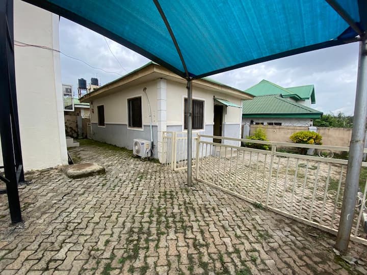 Spacious 1 bedroom home in Sun City estate Guesthouses for Rent in