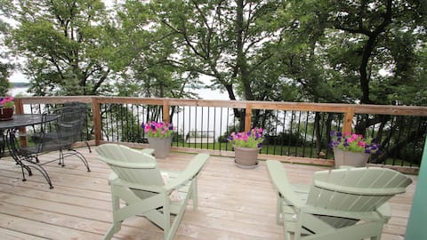 Cabin with amazing lake view