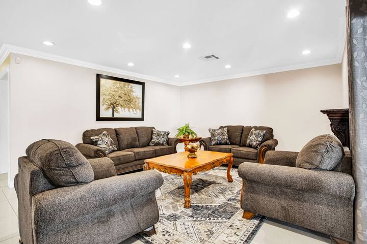 Le Grande Northridge Extravaganza Getaway gallery image 5