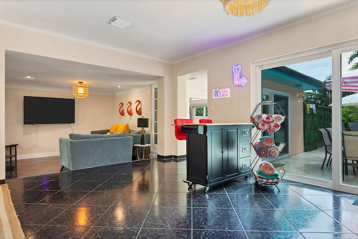5 Minute Walk To Wilton Drive - Wilton Manors, FL